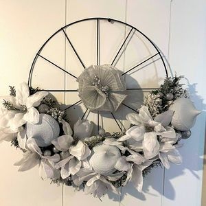 🖤SOLD🖤🎄NWOT Christmas Wagon Wheel Swag ***can be made to order***